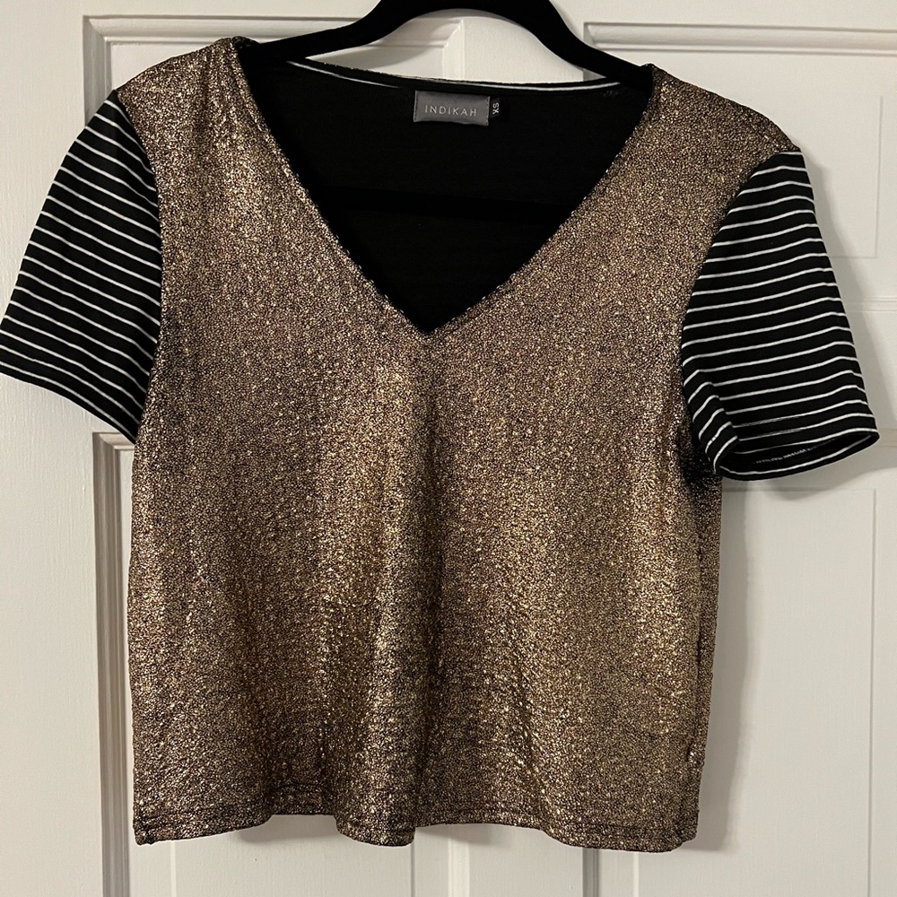 Gold tee shirt